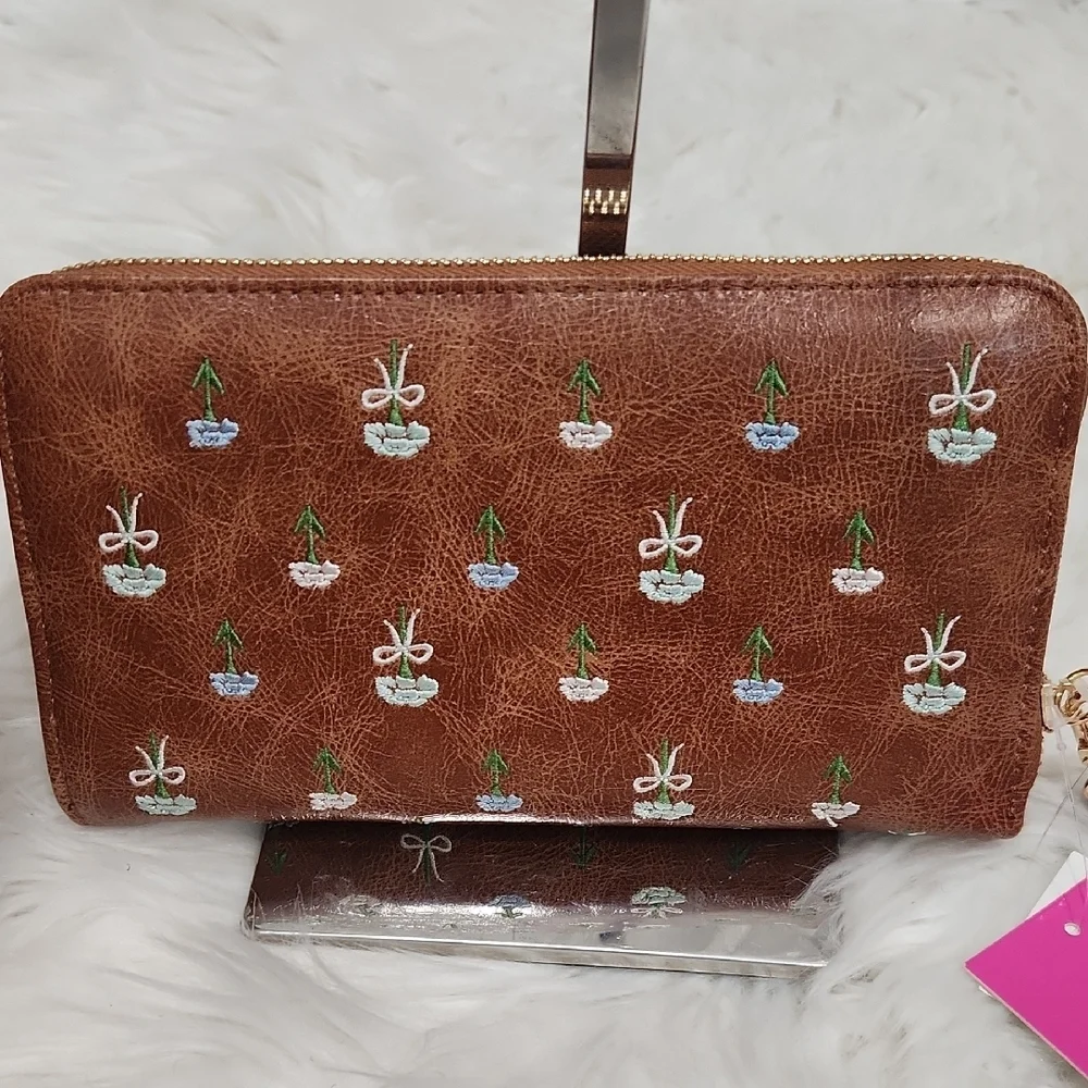 🤎▪️Betsey Johnson ▪️XOZIP-E Brown Floral Long Zip Continental  WALLET  Wristlet